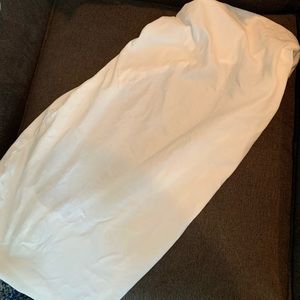 Snoo by Happiest Baby sheet in white.